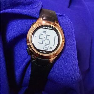 Armitron vintage women's digital lcd Watch
new battery fully working